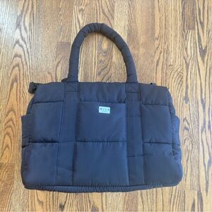 Wilo the Label Puffer tote